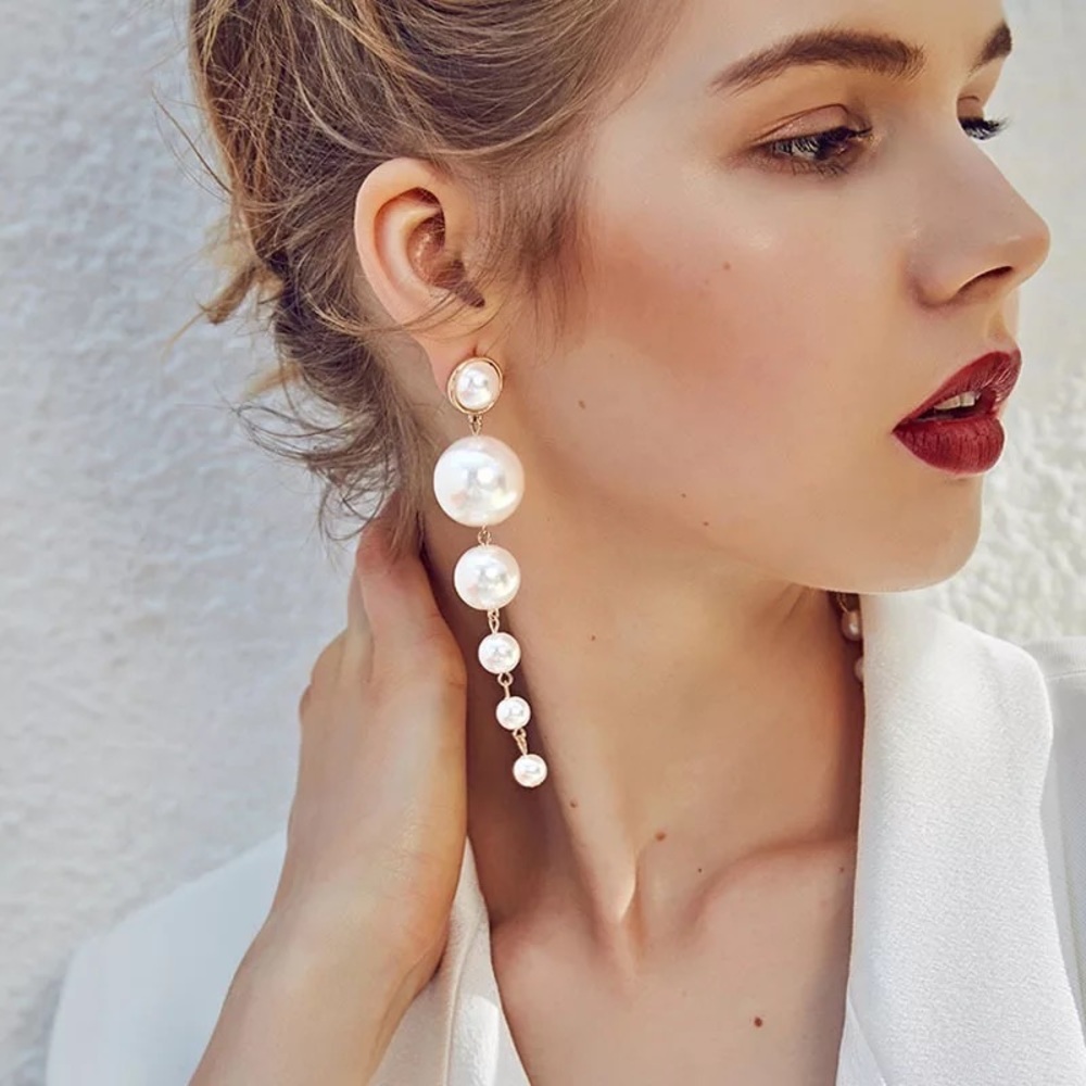 New Women’s Round Pearl Earrings